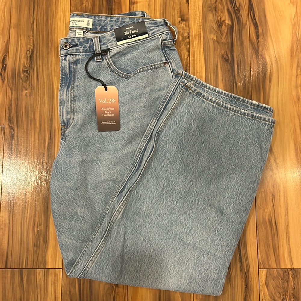 NWT Women’s Abercrombie & Fitch The Loose High Rise Jeans